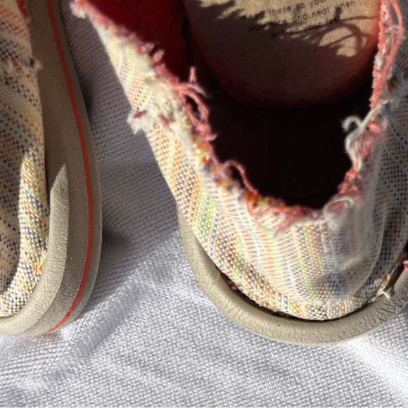 Sanuk Casual Frayed Shoe in Cream & Peach Design - Picture 5 of 6